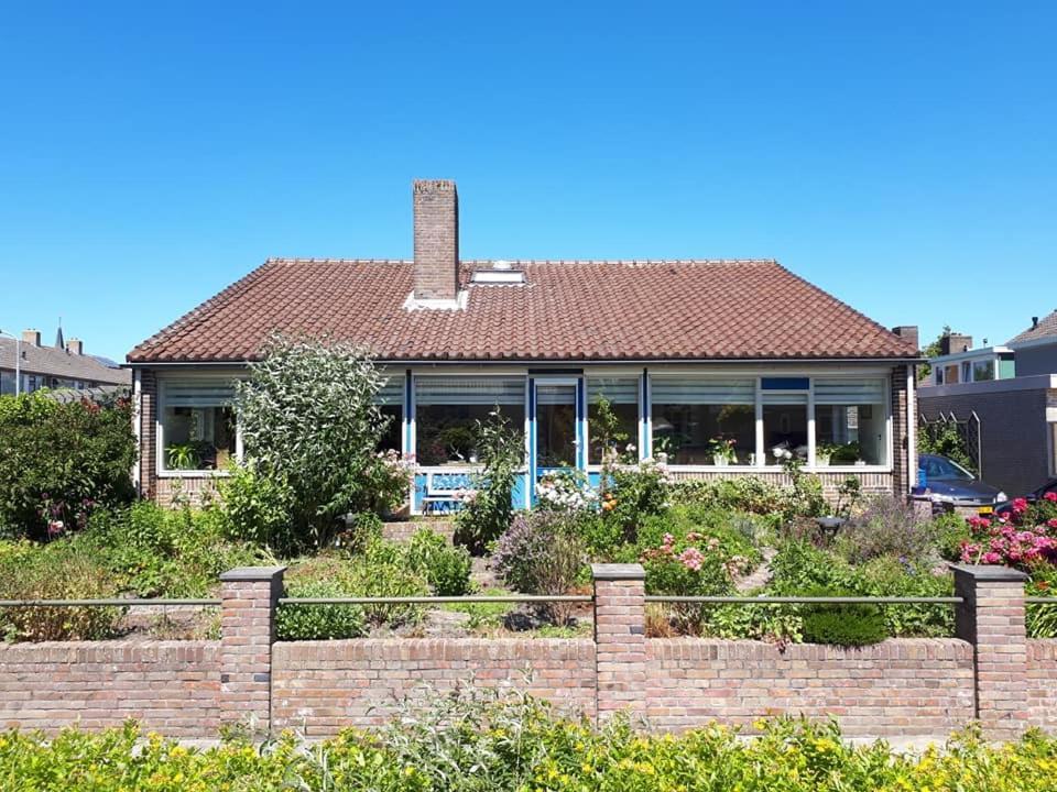 B&B De Blauwe Tulp Noord-Scharwoude Exterior photo