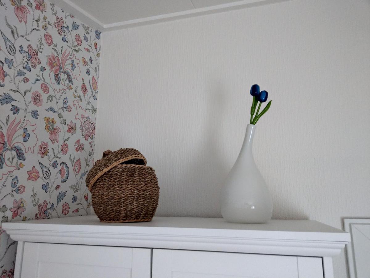 B&B De Blauwe Tulp Noord-Scharwoude Exterior photo